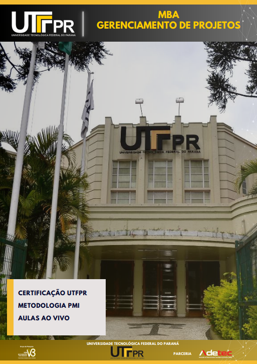 Pessoa estudando em sua mesa